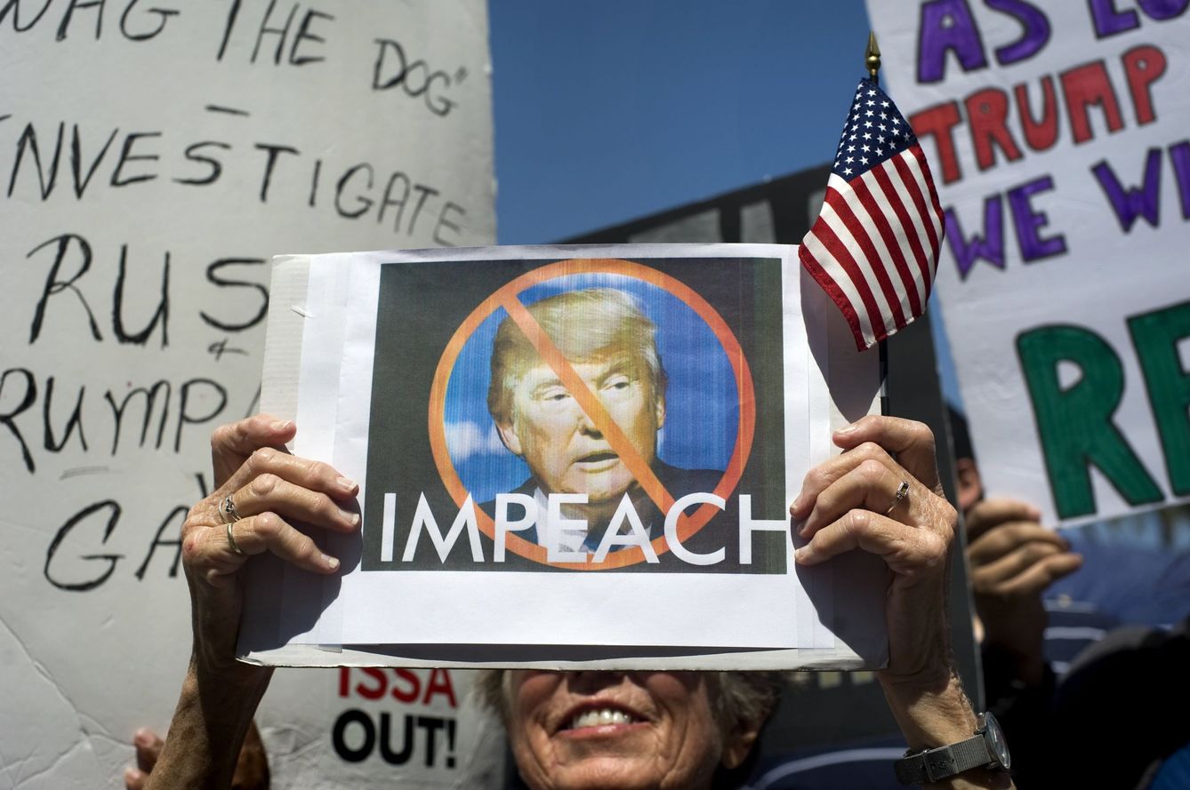 Protestas a favor del impeachment de Trump en San Diego, California, en julio de 2018. (EFE)