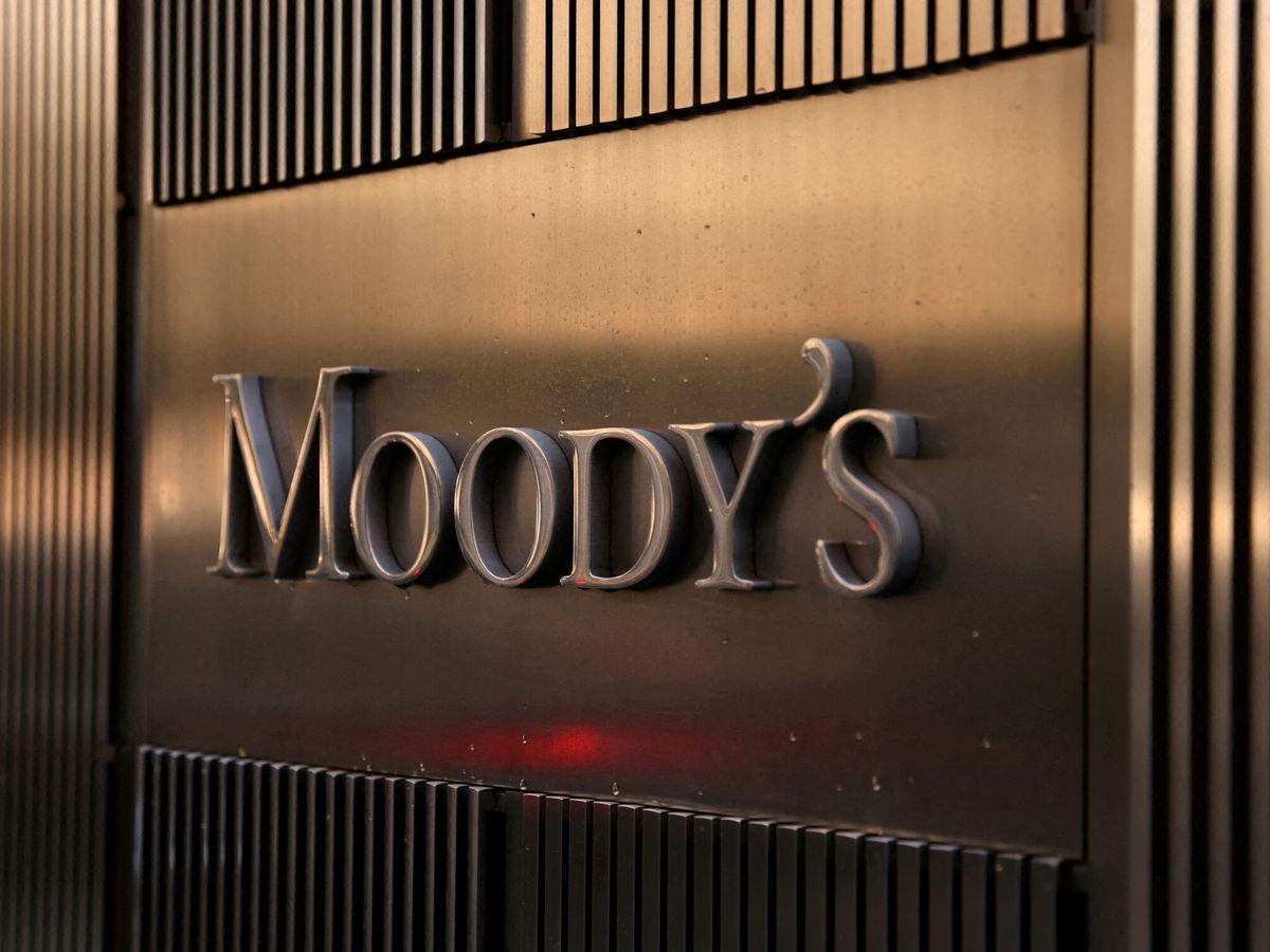 Foto: Logo de Moody's en sus oficinas de Nueva York. 