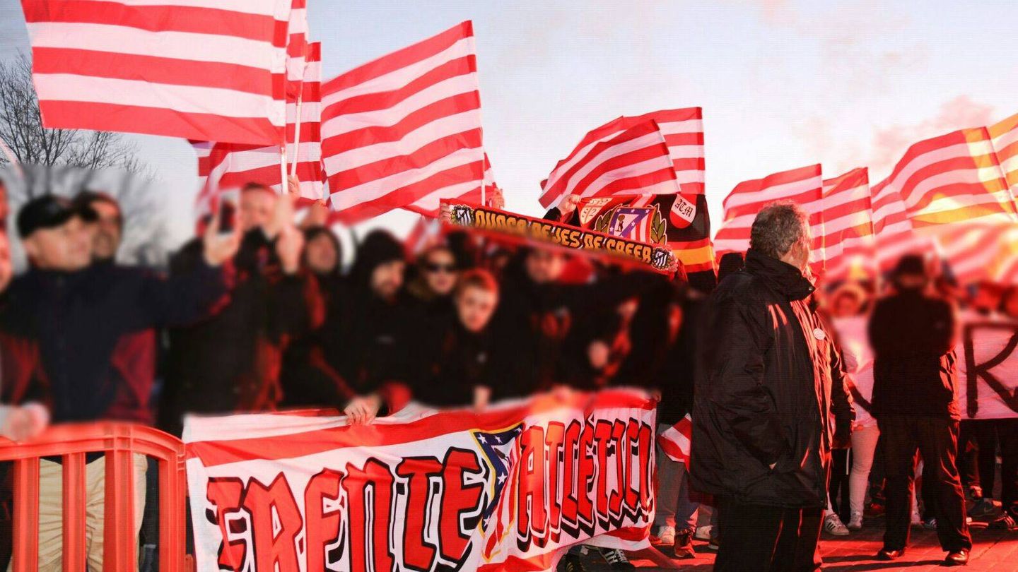 Ultras del Frente Atlético, despidiendo a la plantilla esta mes de febrero, antes de un desplazamiento del equipo a Barcelona para un encuentro de la Copa del Rey. En primera línea, la pancarta de la peña.