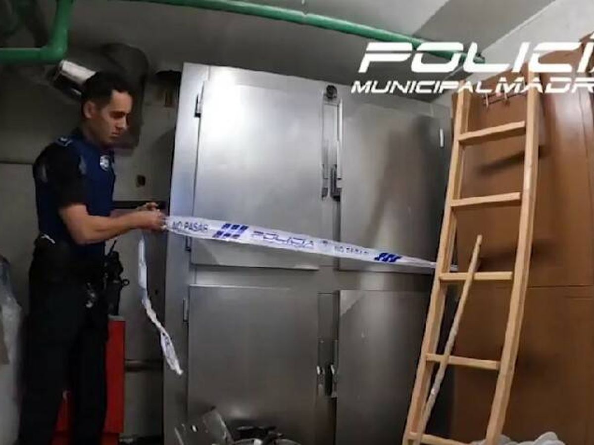Foto: La Policía Municipal de Madrid decreta el cierre temporal de un local de kebabs ubicado en el distrito de Fuencarral-El Pardo. (Policía Municipal Madrid) 