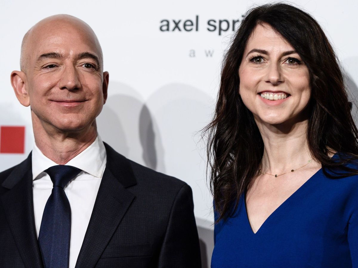 Foto: MacKenzie Scott en una foto con su ex marido, Jeff Bezos.