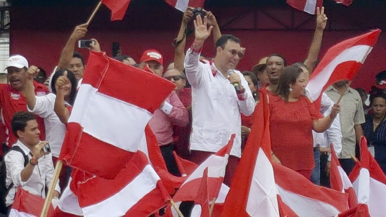 Candidato del Partido Liberal de Honduras, Luis Zelaya, también en el cierre de campaña. (EFE)