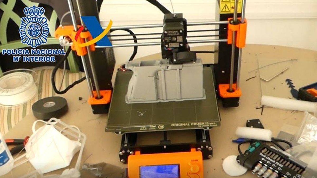 Desarticulan en Tenerife el primer taller ilegal de impresión de armas en 3D del país