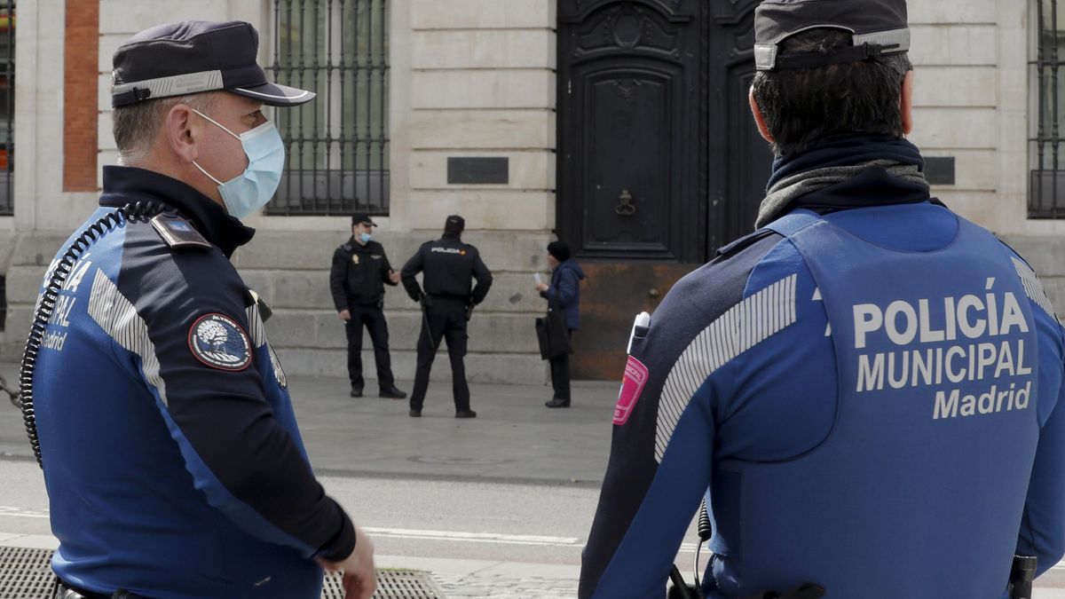 La Policía desalojó más de un centenar de fiestas en la noche del viernes en Madrid