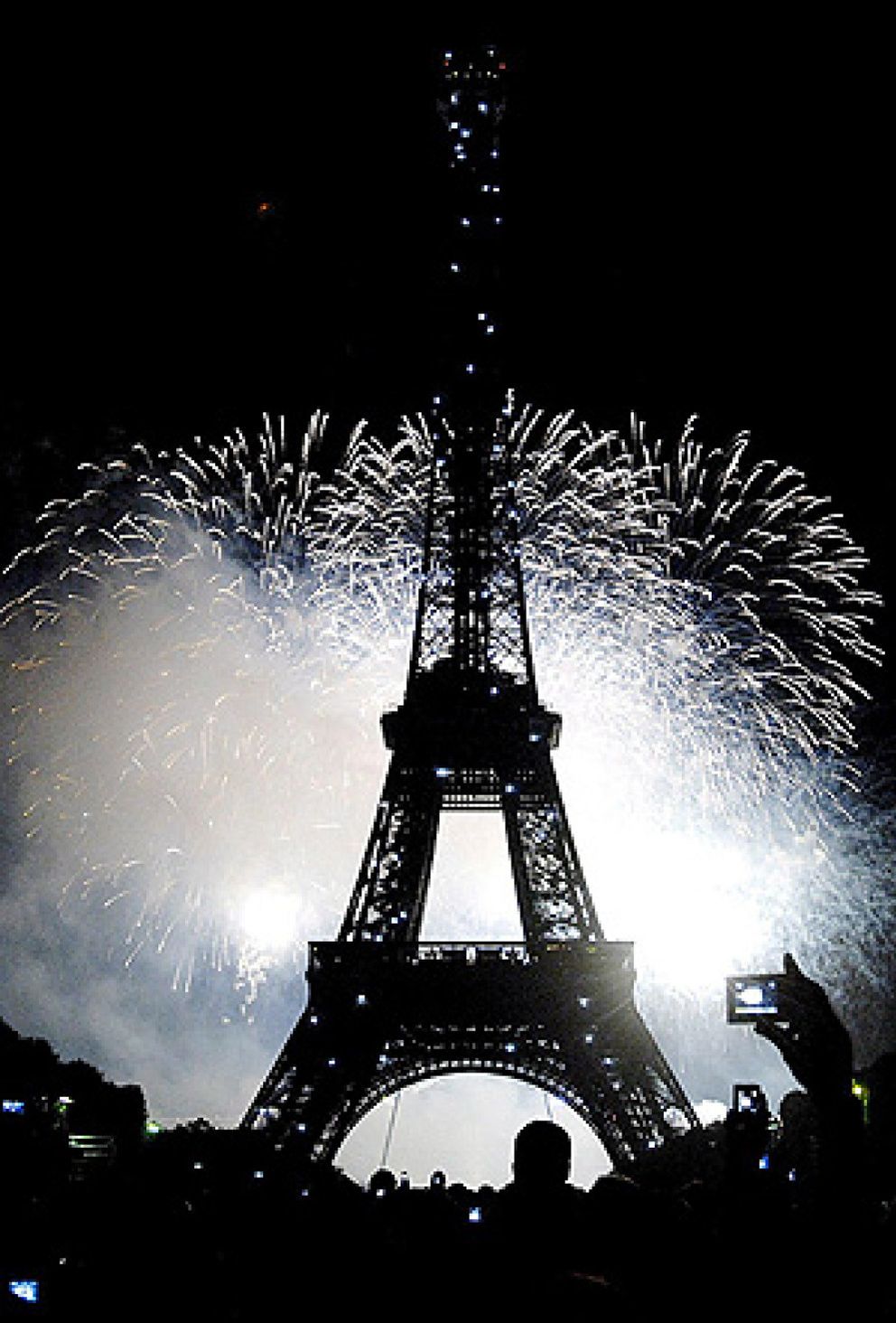 Foto: Los escalones de la torre Eiffel, vendidos a precio de oro