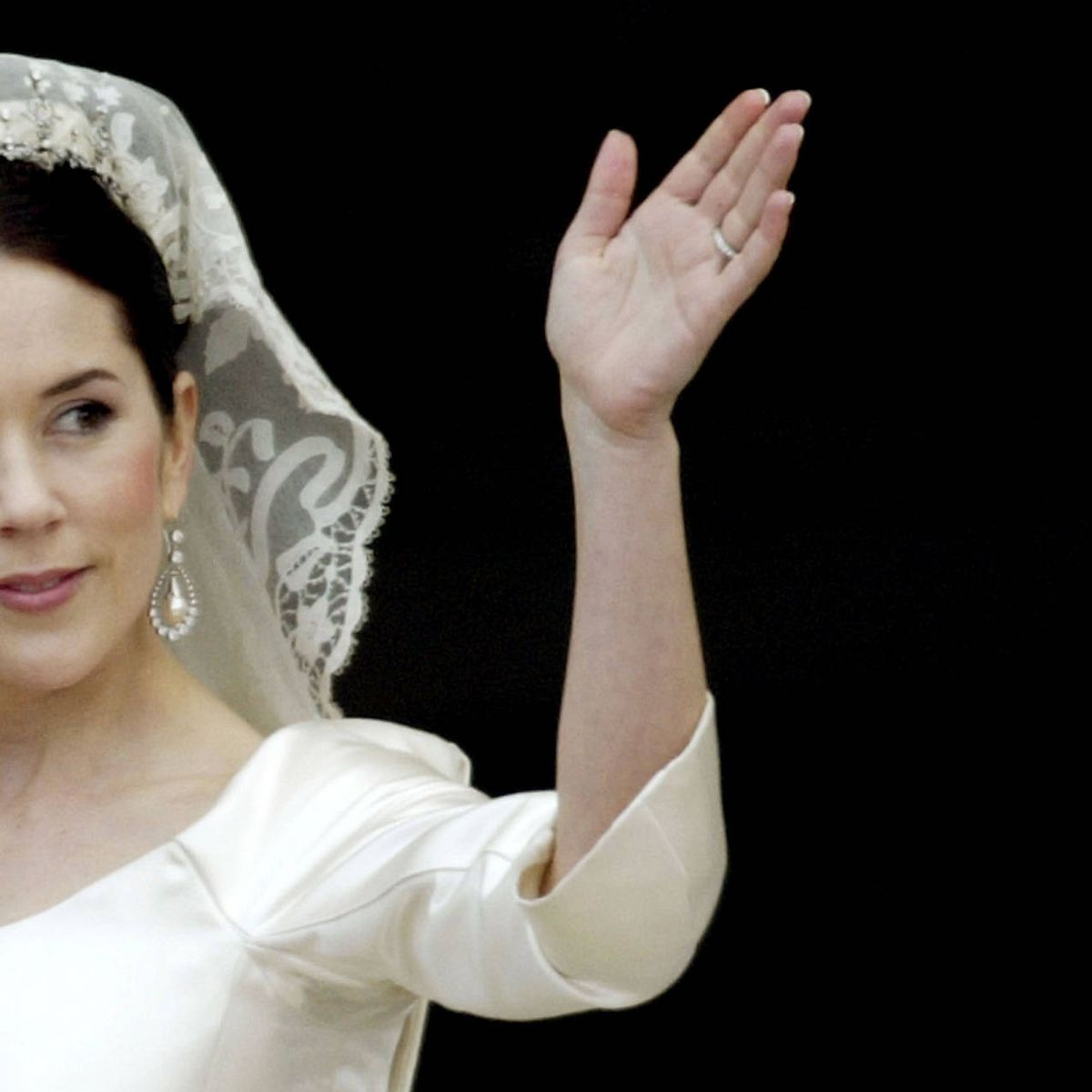 La responsable de que la princesa Mary llevara el vestido de novia menos  favorecedor