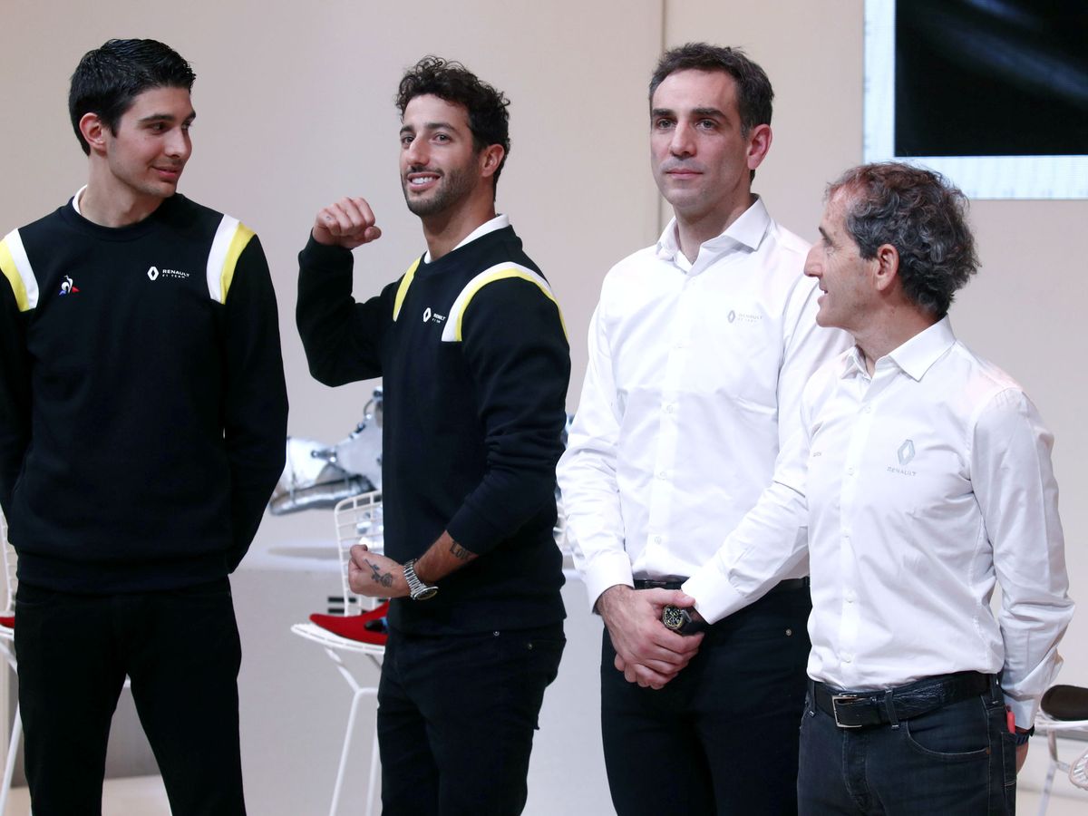 Foto: Ocon, Ricciardo, Abiteboul y Prost, en la presentación de Renault este 2020. (Reuters)