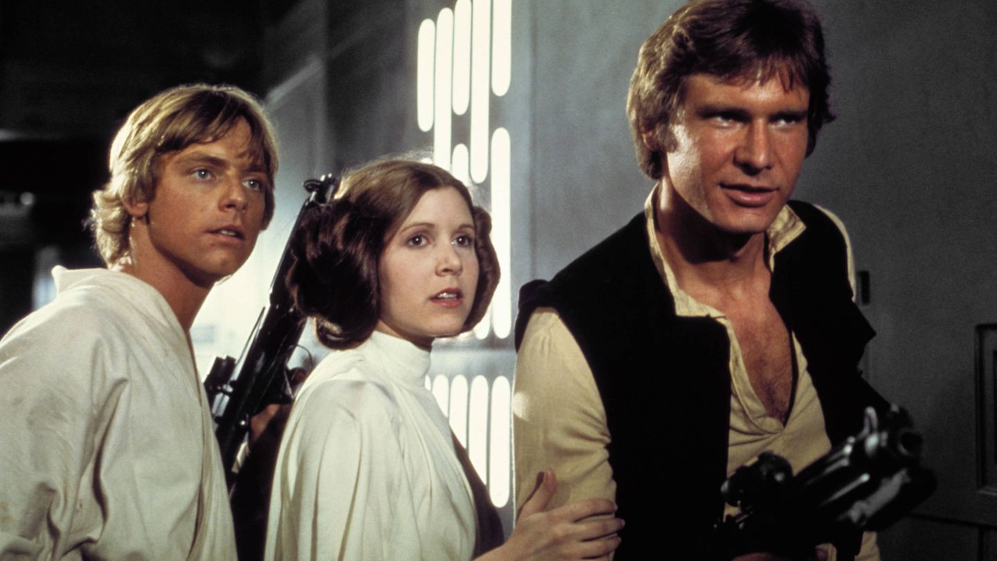 Mark Hamill, Carrie Fisher y Harrison Ford en una imagen de la película