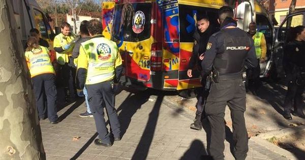 Foto: Personal de Emergencias Madrid y de la Policía Nacional. 
