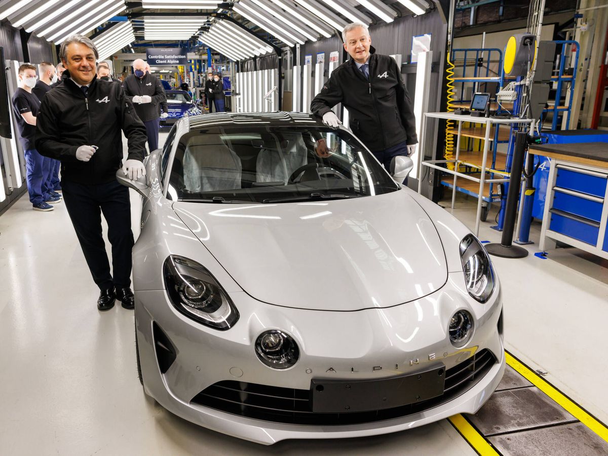 Foto: Luca de Meo, CEO de Renault Group, y Bruno Le Maire, ministro francés de Economía. (Alpine)