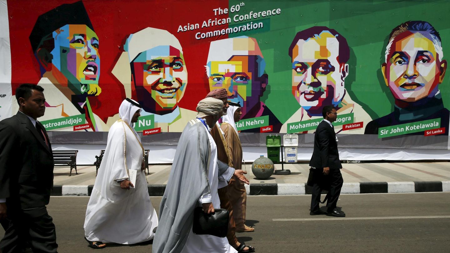 Mural conmemorativo de la conferencia de Bandung. (Reuters)