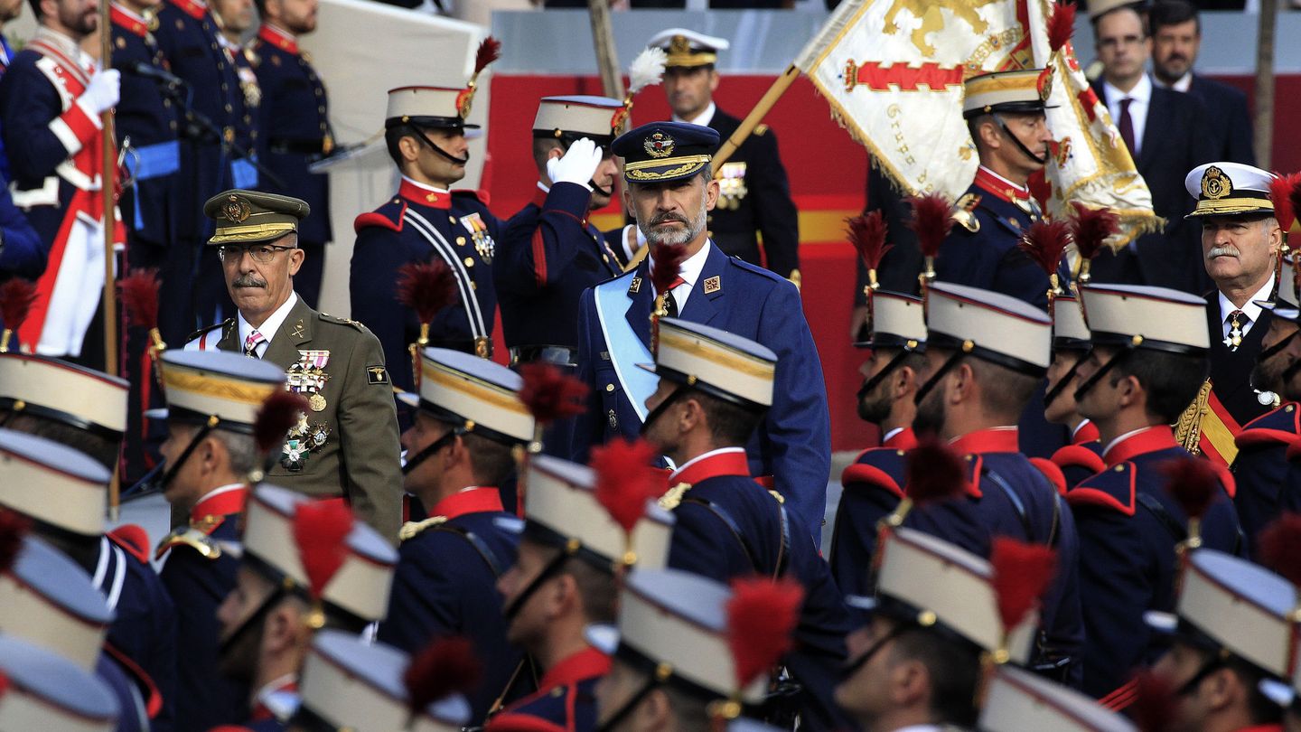 El rey Felipe preside el desfile del Día de la Fiesta Nacional. (EFE)