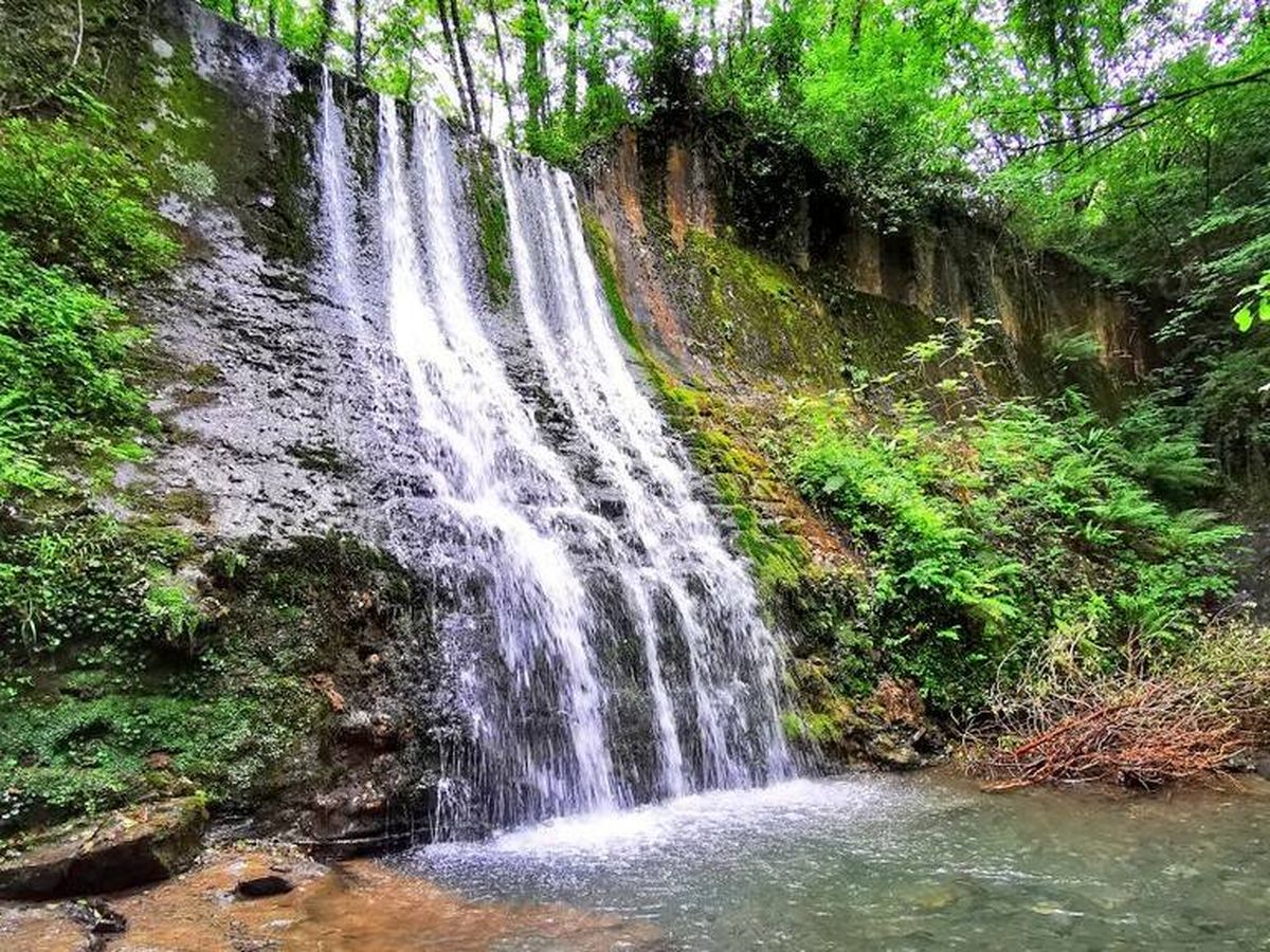 Foto: La cascada de Bolintxu es uno de los tesoros naturales más escondidos del País Vasco (TurismoVasco.com)