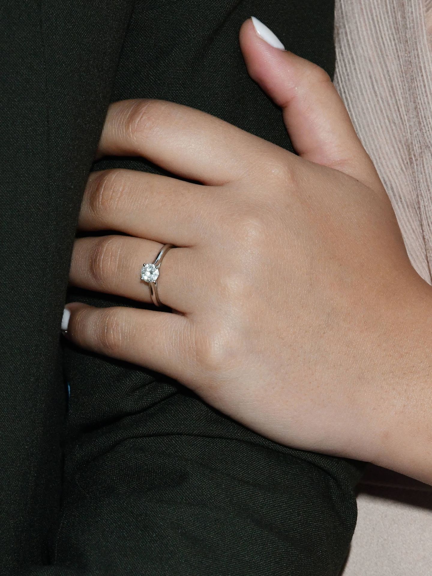 El anillo de compromiso es un solitario con un diamante. (Gtres)