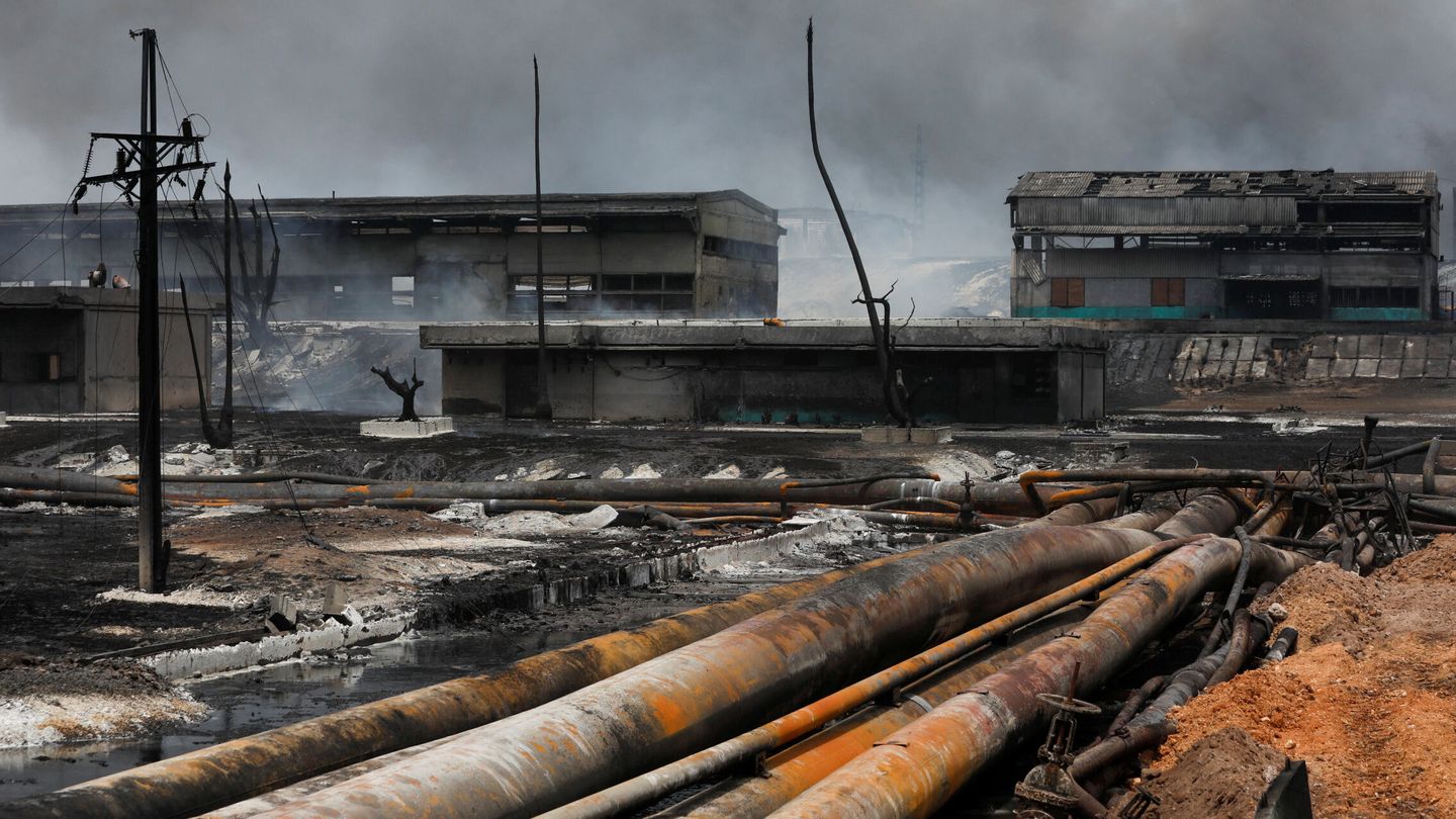 Destrucción causada por el incendio de Matanzas. (REUTERS/Alexandre Meneghini)