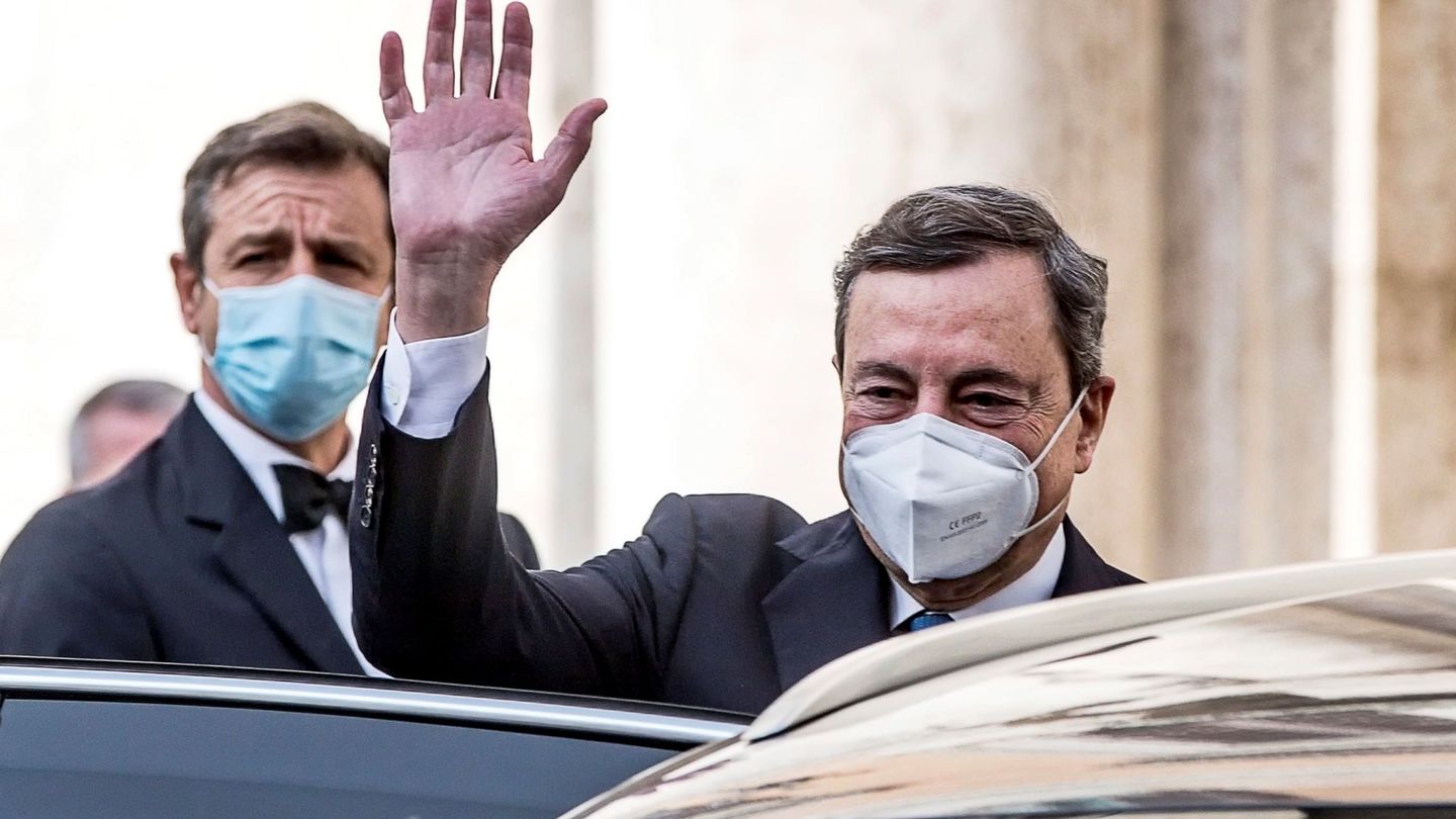 Mario Draghi, tras aceptar el encargo de formar Gobierno. (EFE)