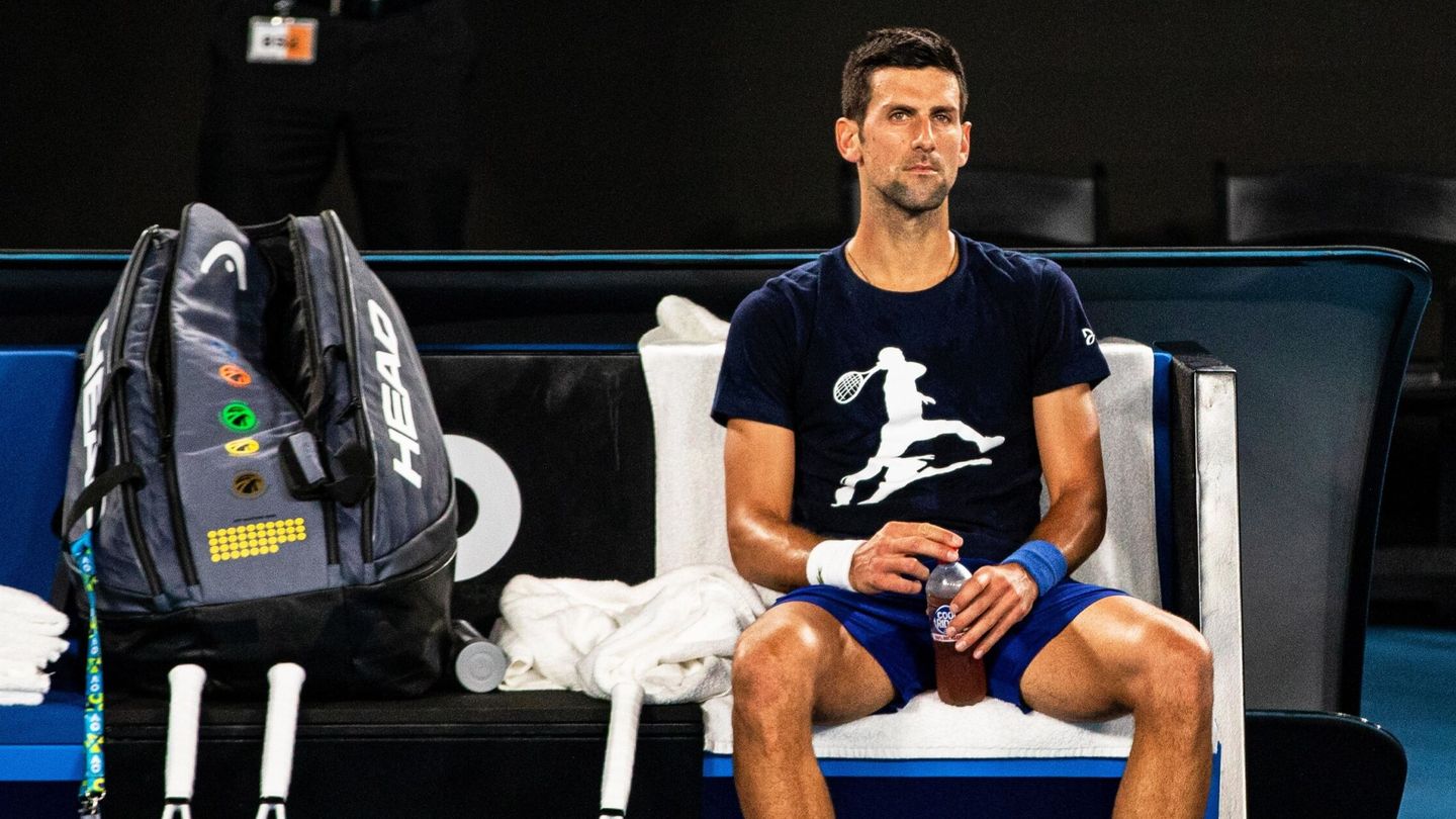 Djokovic, durante un entrenamiento. (EFE/Diego Fedele)