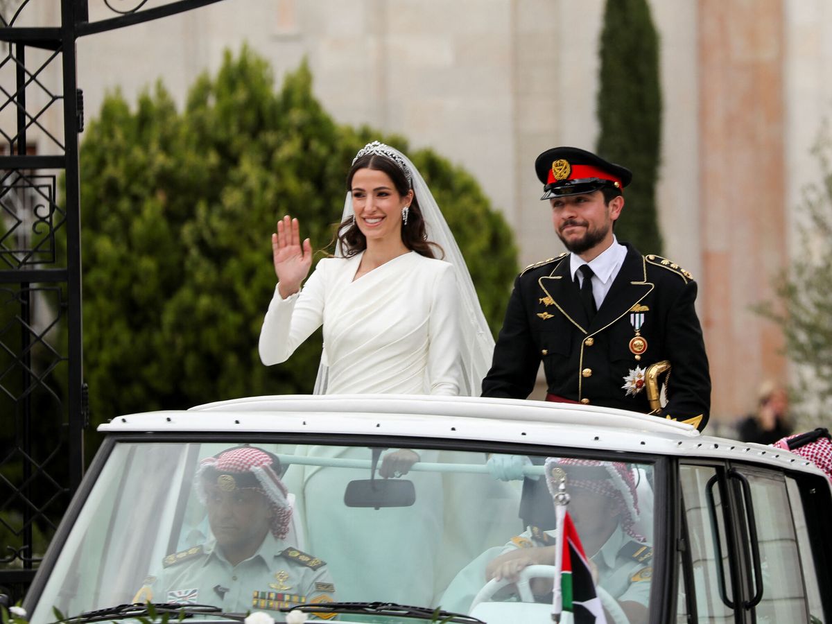 Foto:  Hussein y Rajwa de Jordania, en su boda. (Reuters/Alaa Al Sukhni)