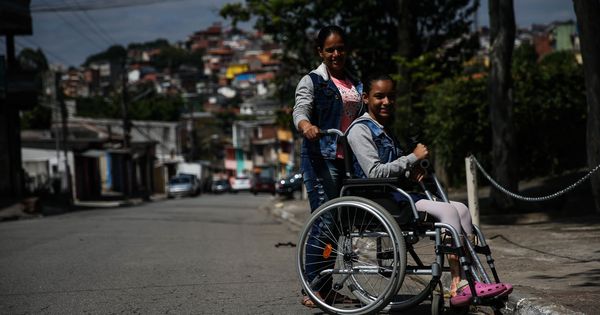 Foto: Lívia Vitória, de 13 años, una habitante de la favela Vila Andrade. (EFE)