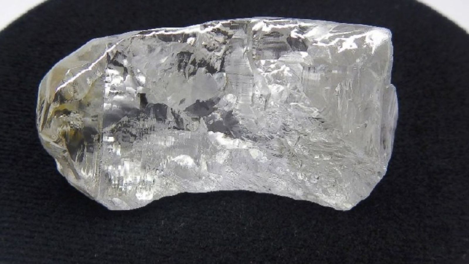 Foto: El diamante de más de 400 quilates descubierto en Angola (Foto: Lucapa Diamond Company)