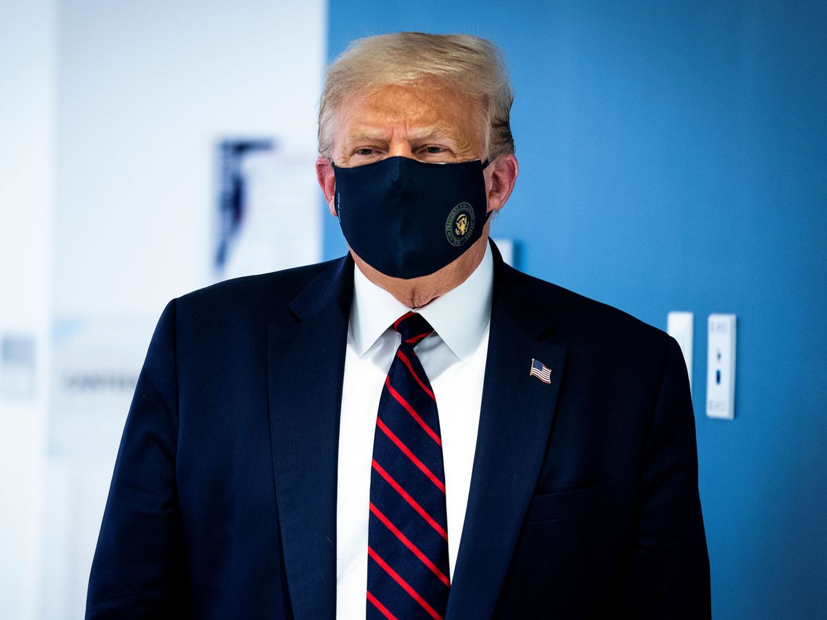 Foto: El presidente de EEUU, con mascarilla. (Reuters)
