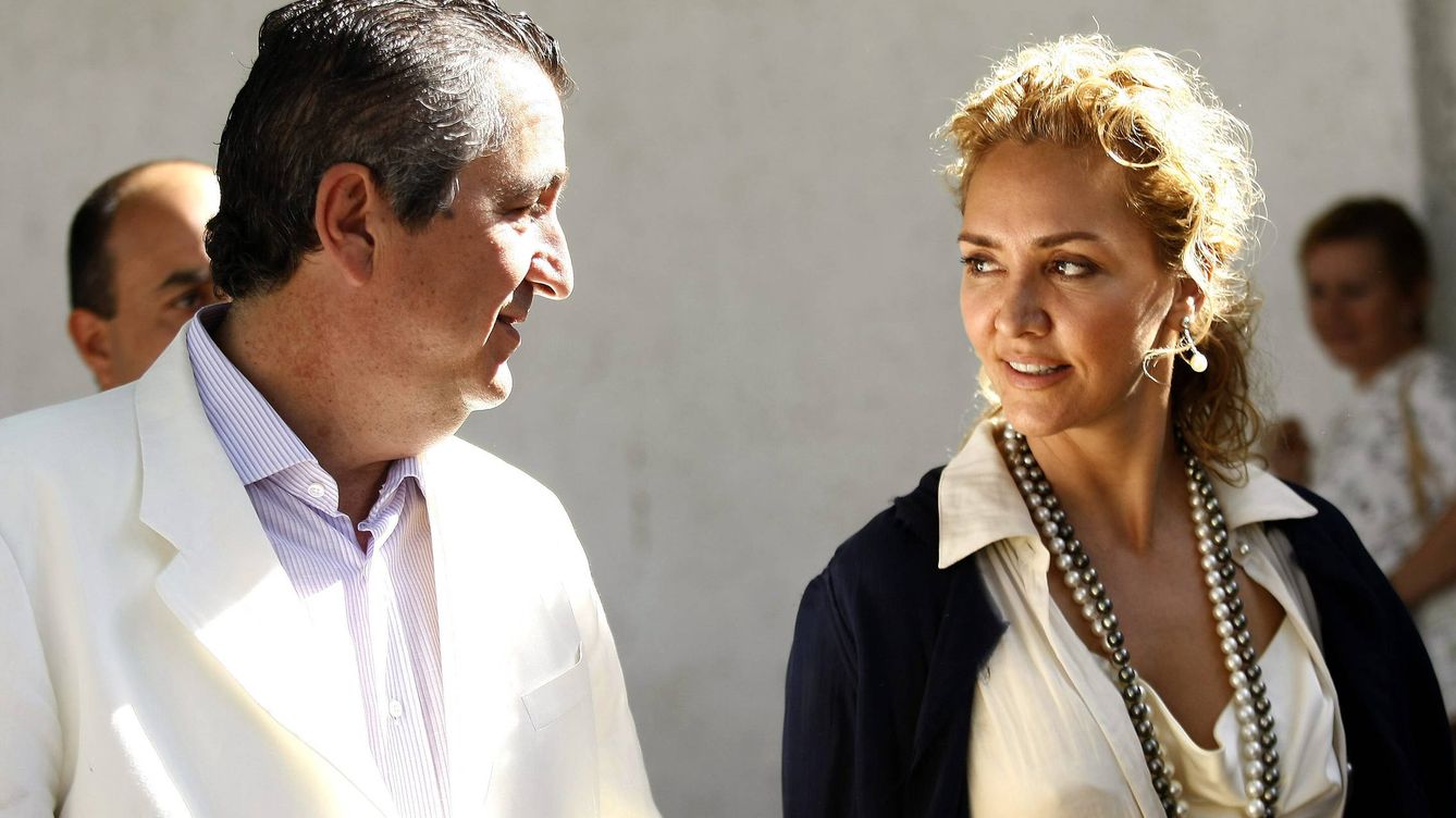 Foto: Jorge Vergara junto a su exmujer, Angélica Fuentes, en una foto de archivo (EFE)