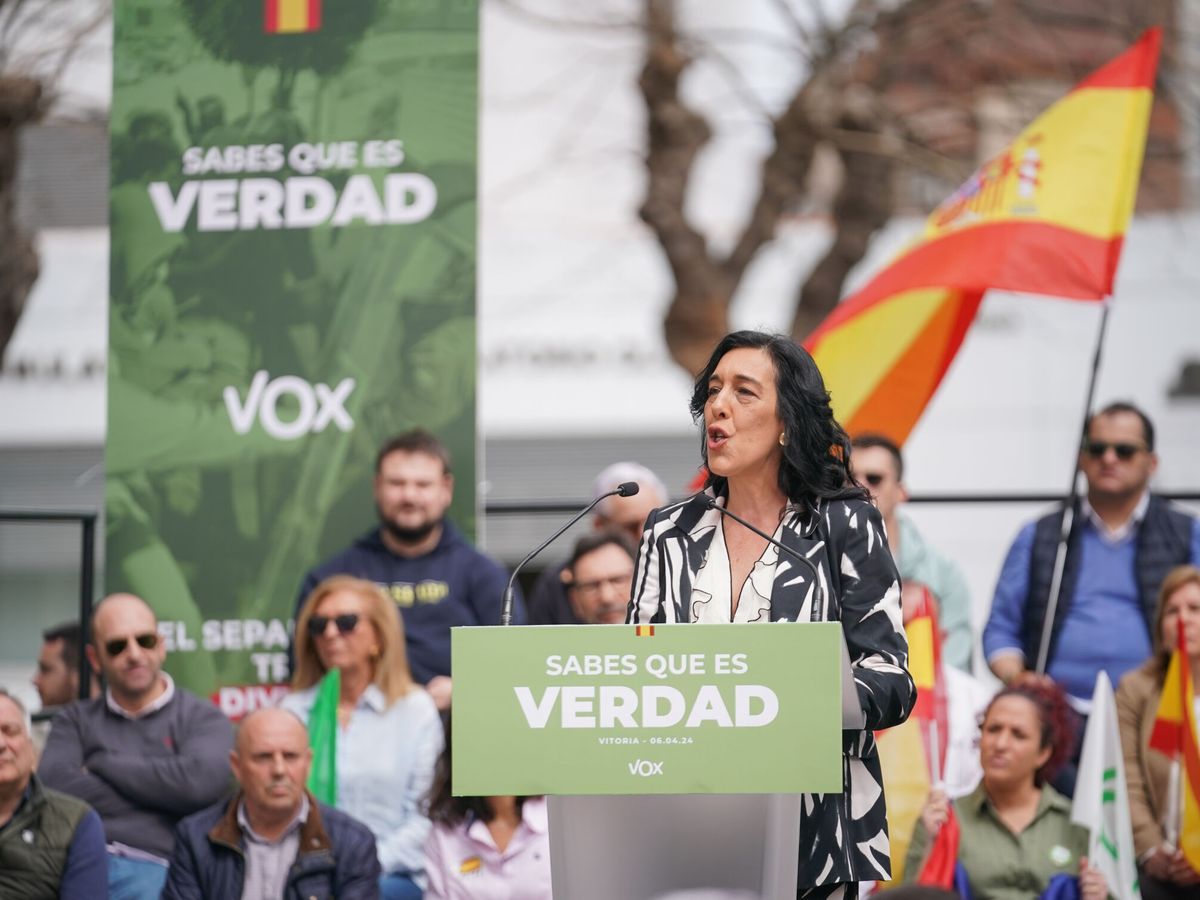 Foto: La candidata de Vox a las elecciones vascas durante un acto. (Iñaki Berasaluce/Europa Press)