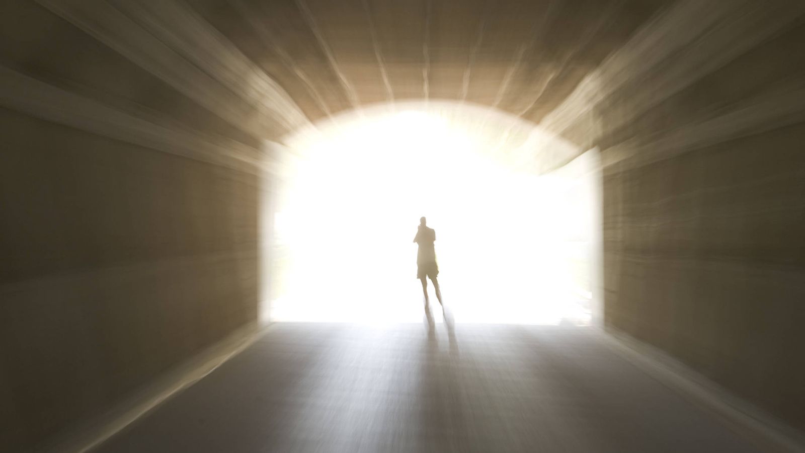 Foto: La luz al final del túnel es mucho más que un estereotipo. (iStock)