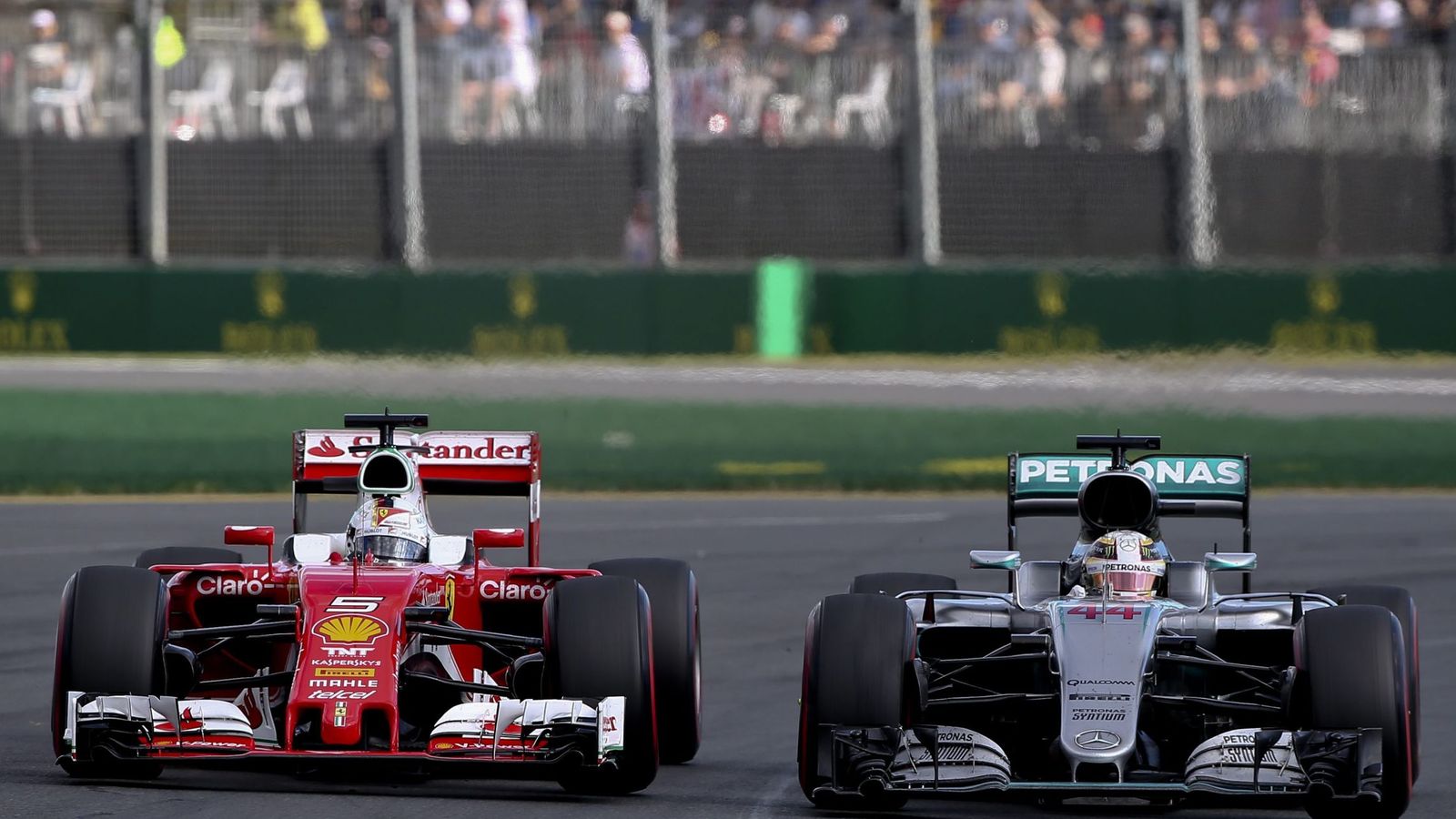 Foto: En Australia, Vettel acabó tercero por detrás de los dos Mercedes (Diego Azubel/EFE/EPA)