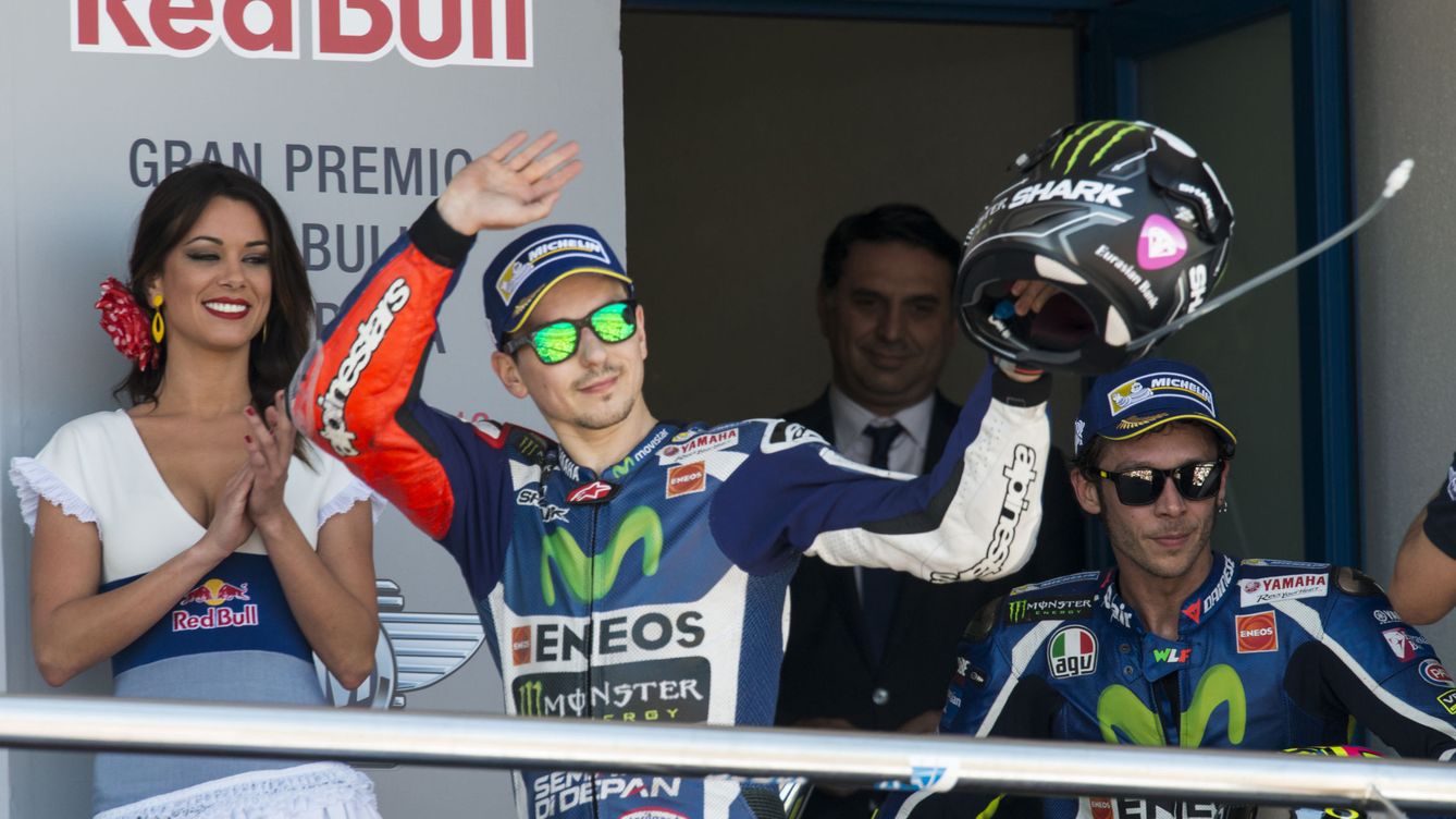 Foto: Lorenzo y Rossi, en el podium del GP de España (Reuters)