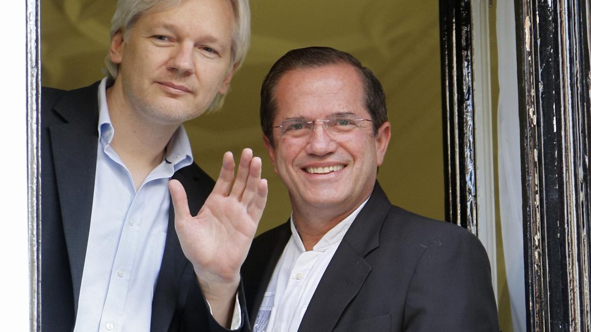 Suecia pide interrogar a Julian Assange en la embajada de Ecuador en Londres