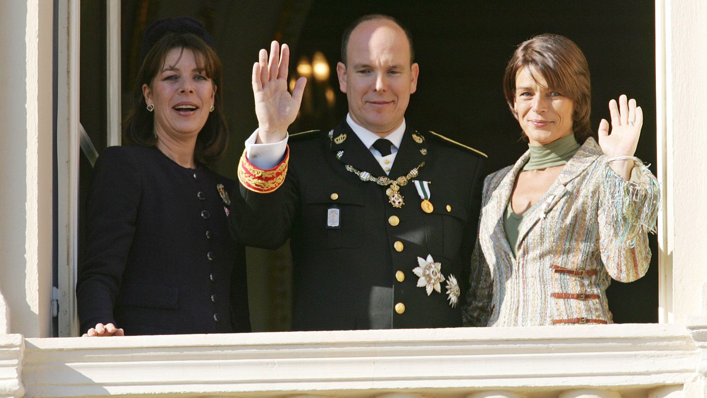 Alberto, Carolina y Estefanía, en 2005. (Reuters)
