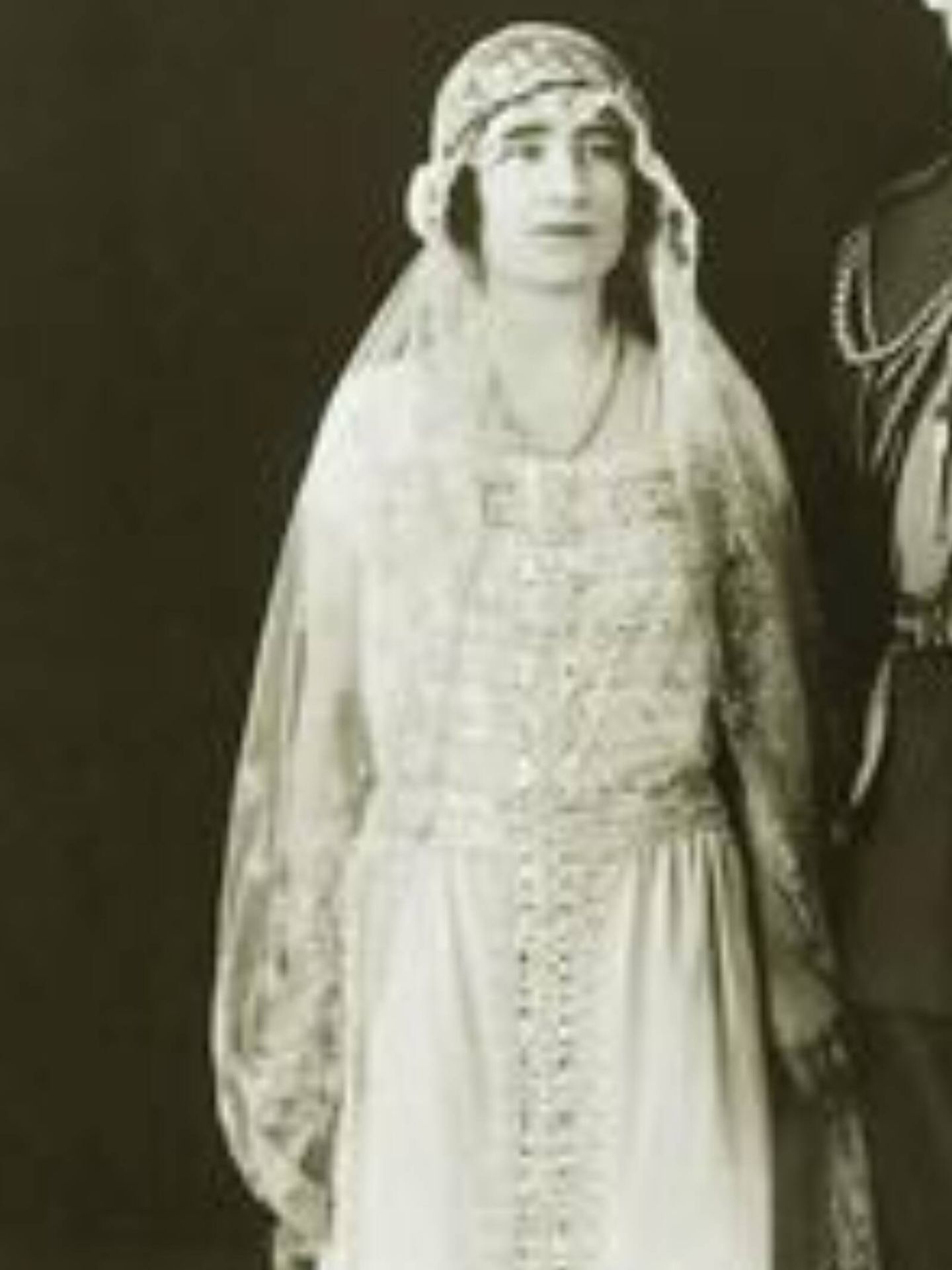 El vestido de novia de la reina madre, Isabel Bowes-Lyon, entonces duquesa de York. (Cortesía/Royal Collection Trust)