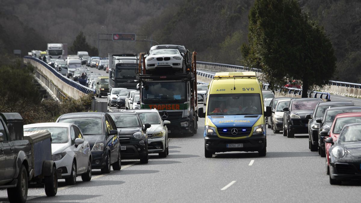 Al menos dos personas heridas tras una colisión entre cinco vehículos en Valdoviño (A Coruña)