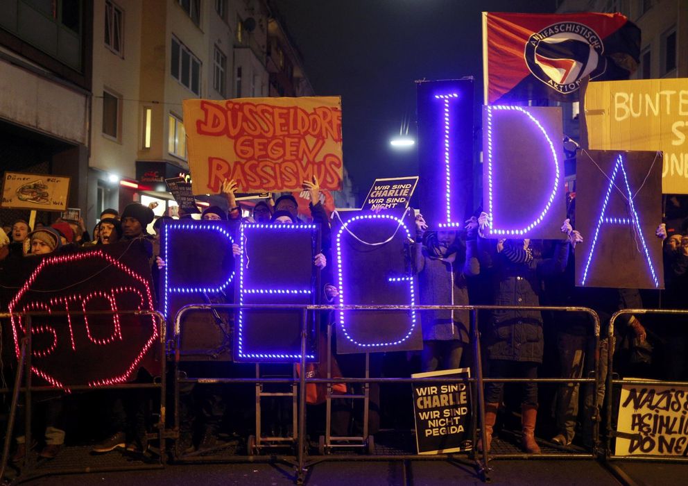 Foto: Manifestantes en una protesta contra Pegida (Patriotas Europeos contra la islamización de Occidente) en Duesseldorf el 12 de enero. (Reuters)