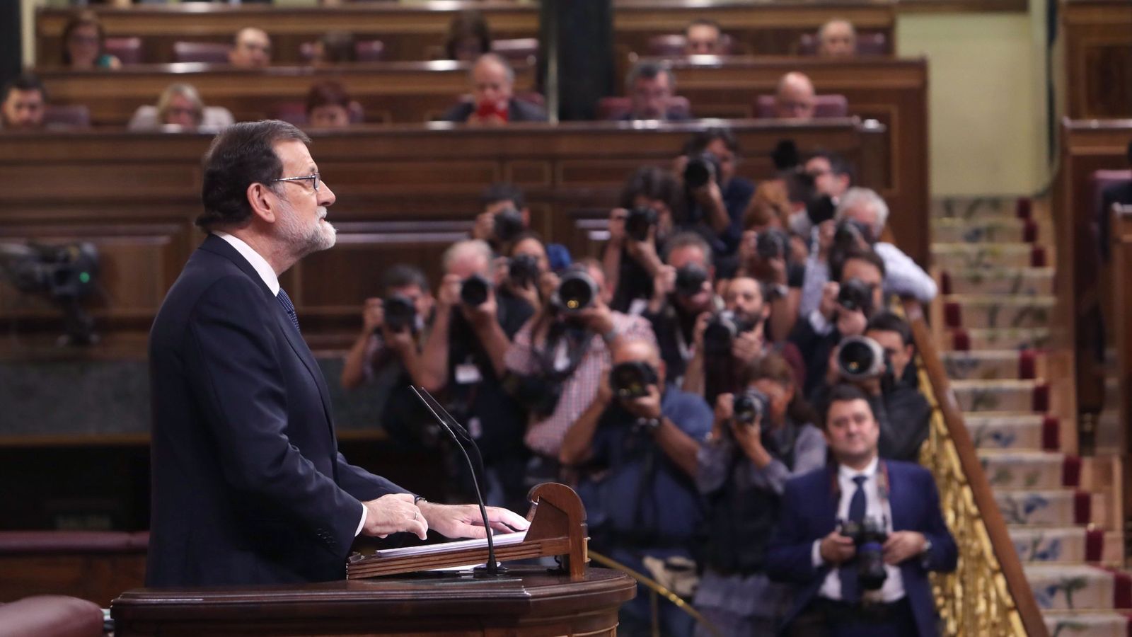 Foto: El presidente del Gobierno, Mariano Rajoy, comparece ante el pleno del Congreso. (EFE)
