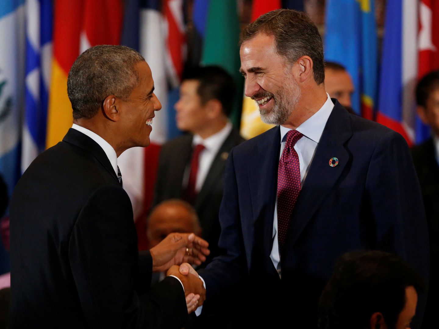 El presidente Barack Obama y el rey Felipe se saludan. (Reuters)