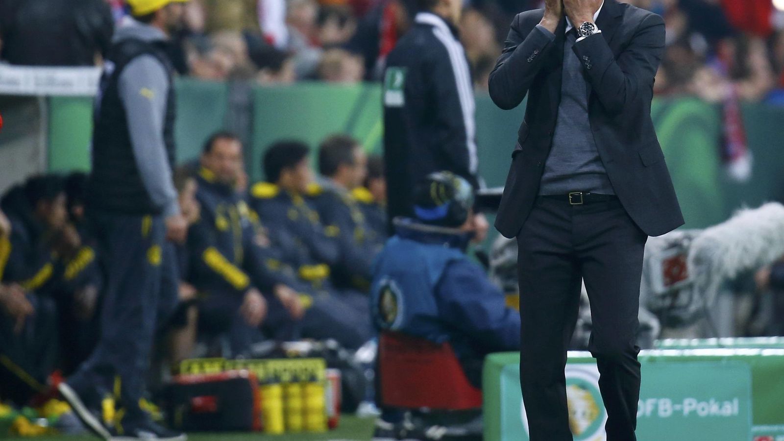 Foto: Pep Guardiola durante el partido frente al Borussia Dortmund (Reuters).