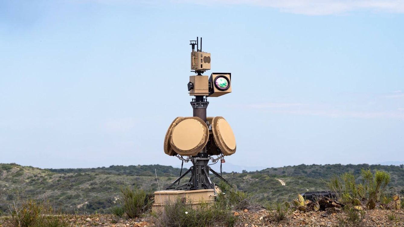 Foto: Uno de los sistemas de detección de la empresa de inteligencia artificial militar Anduril. (Anduril)