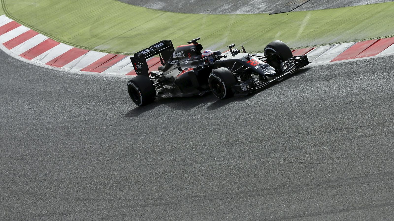 Foto: El McLaren mostró gran fiabilidad en las primeras pruebas (Reuters)-