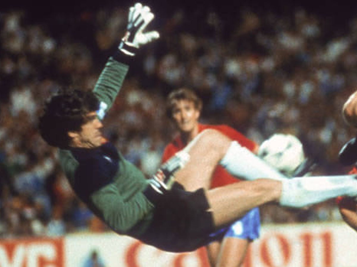 Foto: Luis Arconada, en la Eurocopa de Francia 1984