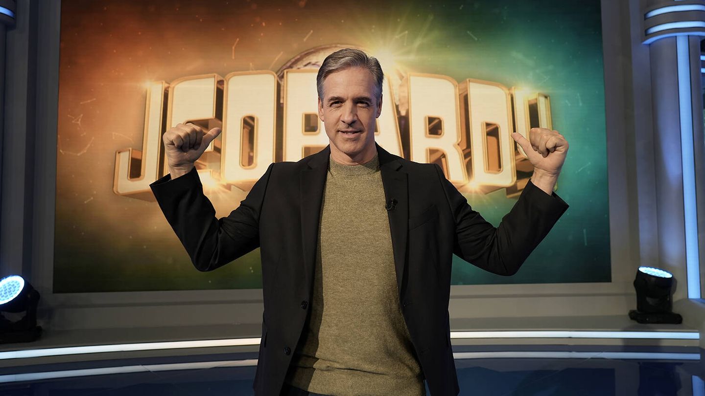 Paco de Benito presenta 'Jeopardy'. (RTVE)