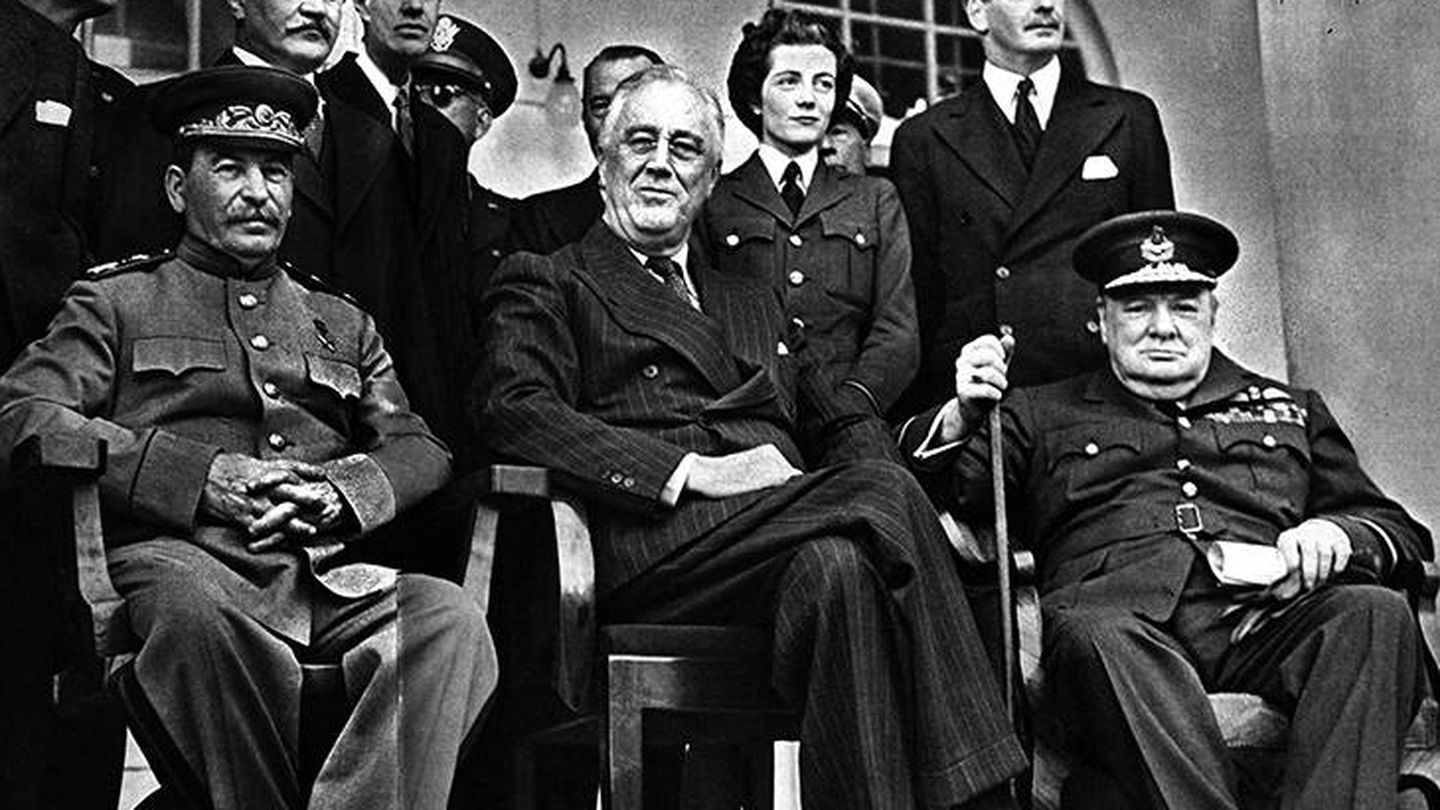 Cumbre de Yalta: Stalin, Roosevelt, Churchill y una única mujer: Sarah Churchill.