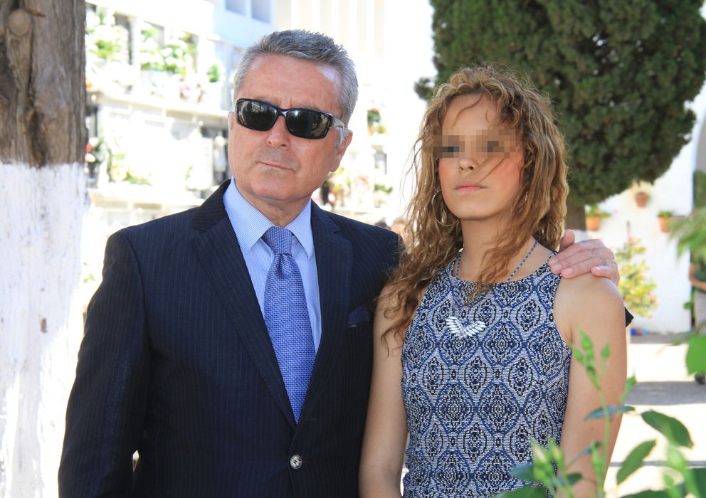 Foto: Gloria Camila junto a su padre, José Ortega Cano, en una imagen de archivo (I.C.)