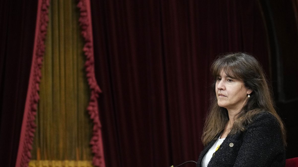 Felicitación navideña de Junts: Laura Borràs desaparece de la foto con Puigdemont