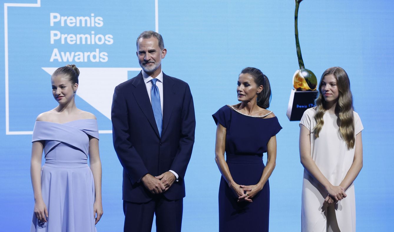 Leonor, sus padres y su hermana, en la entrega de los Premios Princesa de Girona 2022. (EFE)