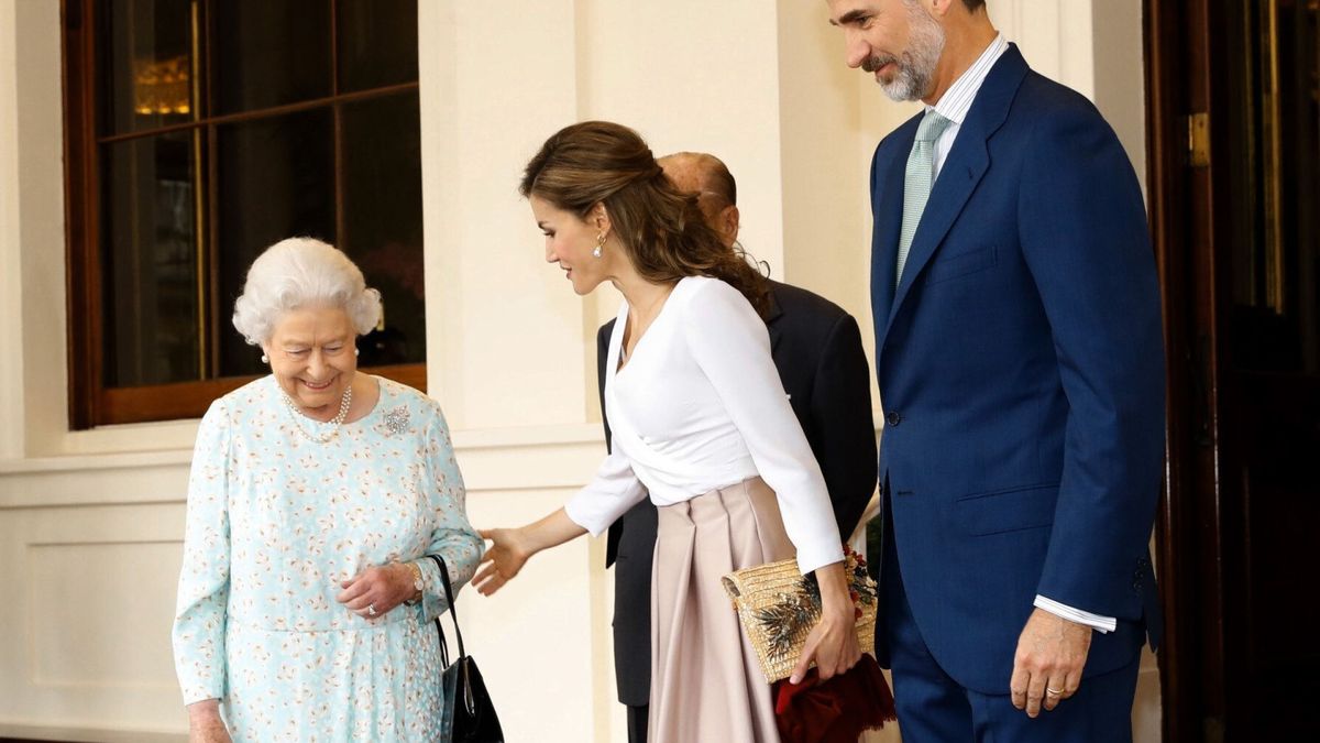 Reacción de la familia real española y otras casas reales a la muerte de Isabel II
