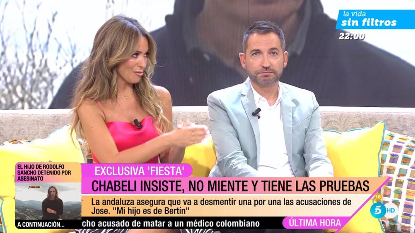 Los presentadores de 'Fiesta', Frank Blanco y María Verdoy. (Mediaset)