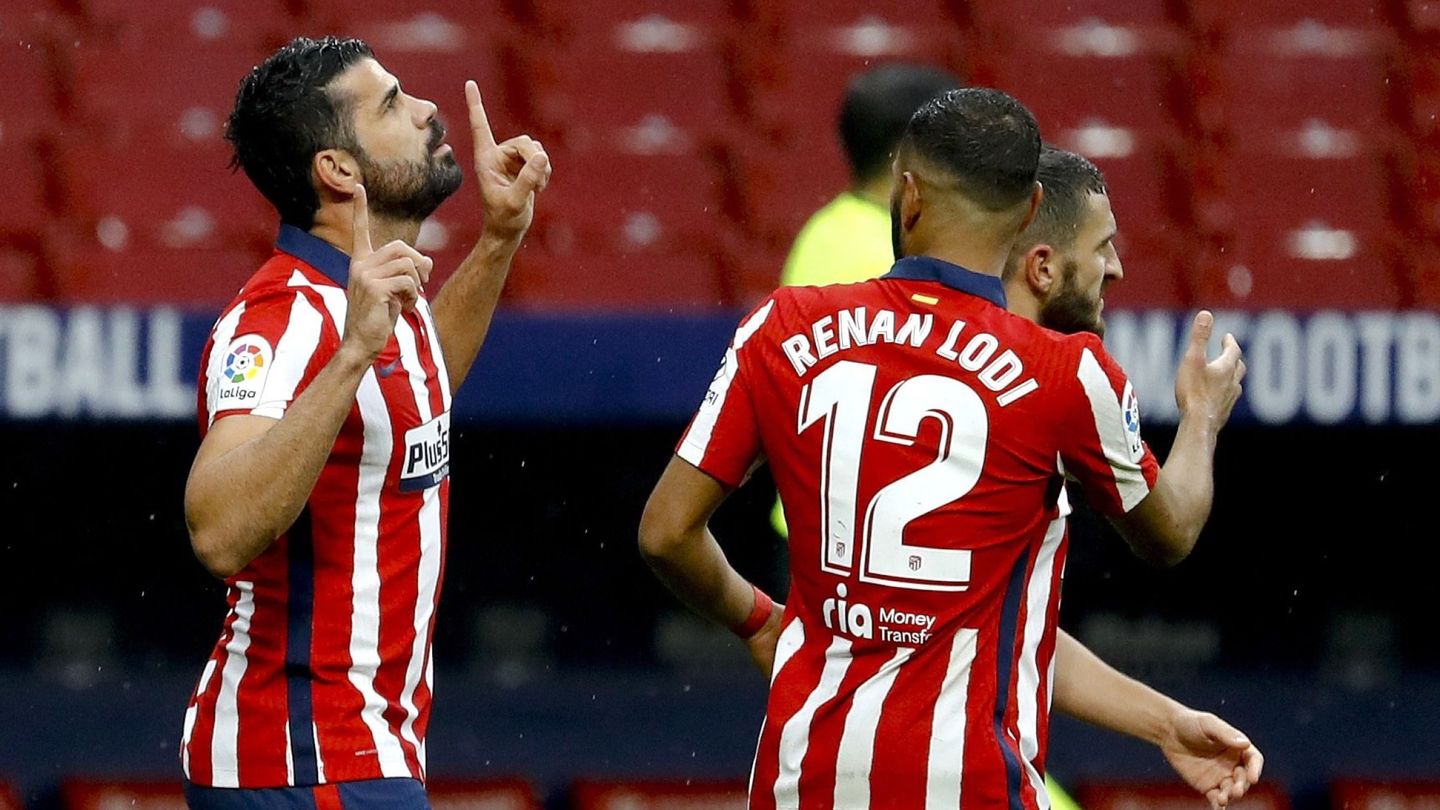Costa, celebrando el que puede ser su último gol con el Atlético. (EFE)
