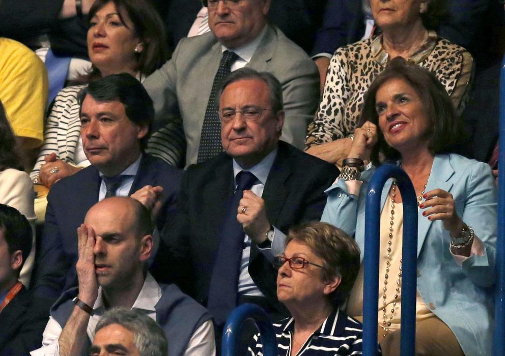 Foto: El presidente de la Comunidad de Madrid, Ignacio González (i); el presidente de ACS, Florentino Pérez (c), y la alcaldesa de Madrid, Ana Botella (d)